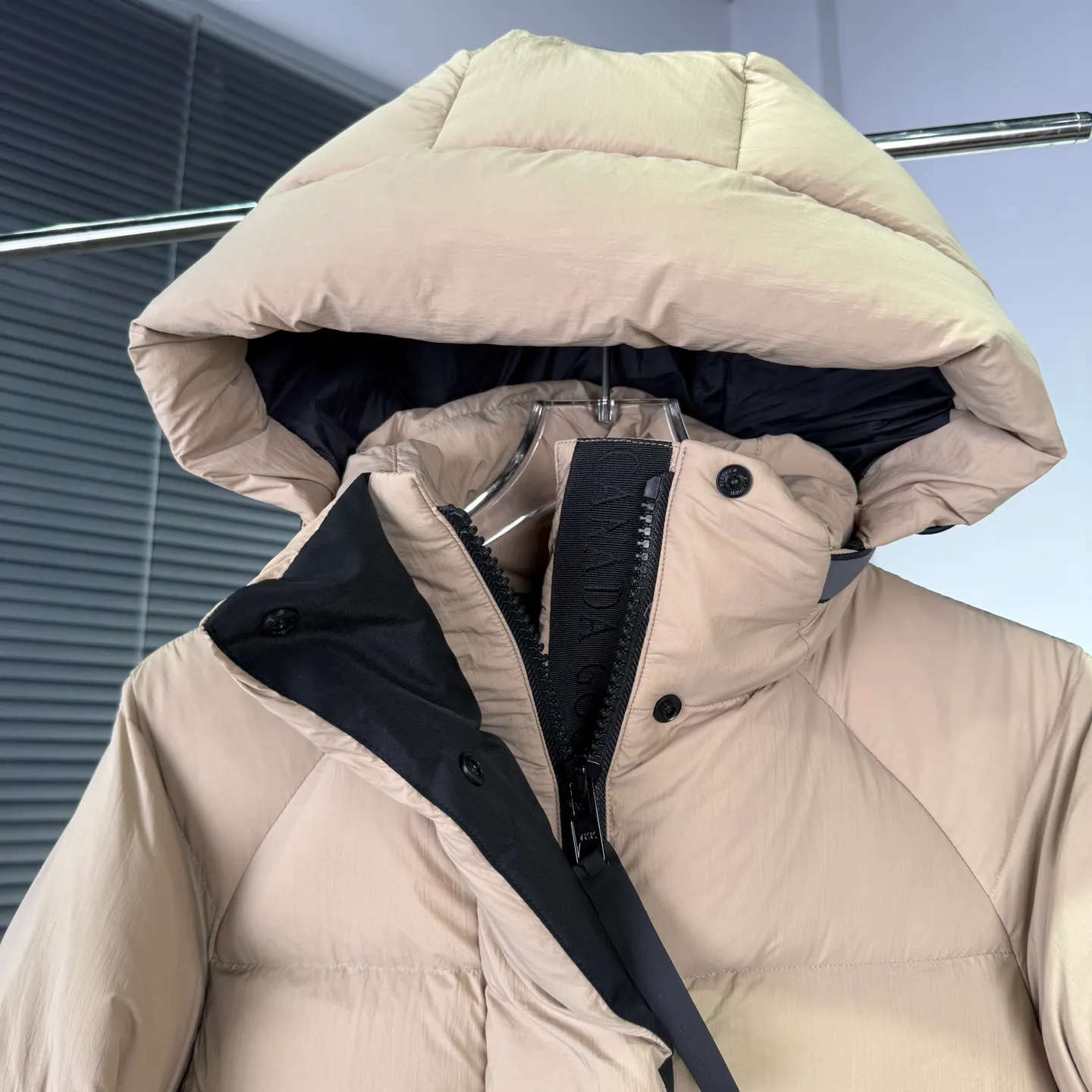 P880 High-end quality 𝗖𝗔𝗡𝗔𝗗𝗔 𝗚𝗢𝗢𝗦𝗘｜Canada Goose 𝗝𝘂𝗻𝗰𝘁𝗶𝗼𝗻Capsule Short Down Jacket/Ouyang Nana Generation 𝗦𝗶𝘇𝗲: 𝗫𝗦 𝗦 𝗠 𝗟 𝗫𝗟 𝗫𝗫𝗟 Product color: black, pure white, off-white, cherry blossom pink, green, brown, Coding: 𝟬𝟬𝟬𝟲𝟭𝟬𝗖